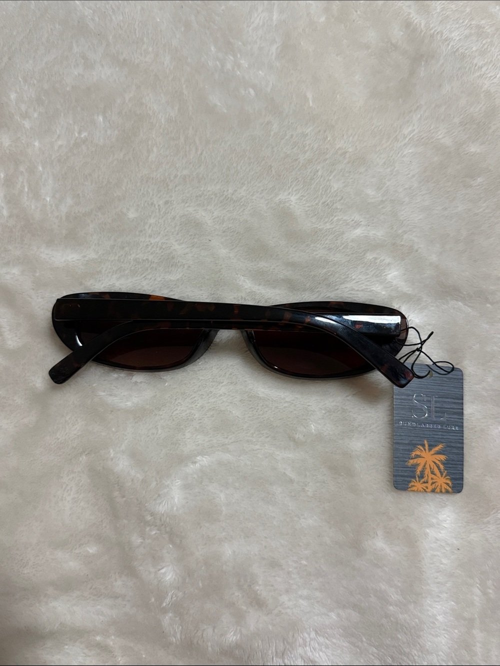 NWT Tortoiseshell Oval Women's Sunglasses - Brown Lenses - Picture 2 of 6